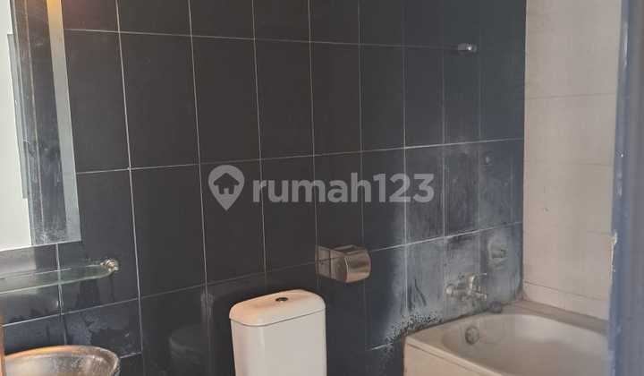 DIJUAL RUMAH 2 LANTAI LUAS SEMI FURNISHED 2
