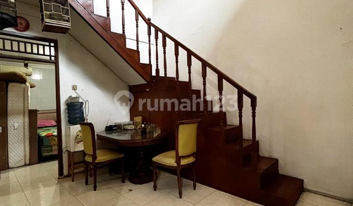Rumah Pinggir Jalan Lokasi Strategis Di Cermai Raya Petukangan Jaksel
