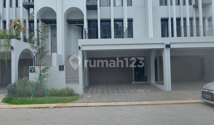 Neat and Ready-to-Occupy House in Aether Greenwich Cluster, Bsd City Neat and Ready-to-Occupy House in Aether Greenwich Cluster, Bsd City