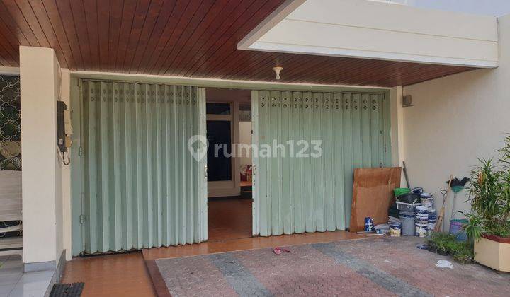 Rumah 2 Lantai SHM Sudah Renovasi di Kupang Indah  2