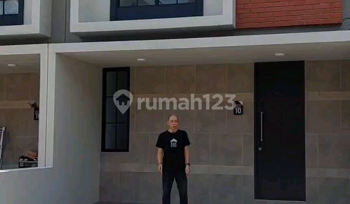 Rumah Baru Siap Huni 2 Lantai Harga 1 M-an