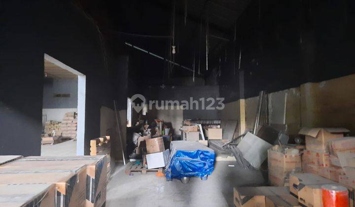 Gudang tengah kota sidoarjo dekat pintu tol 5