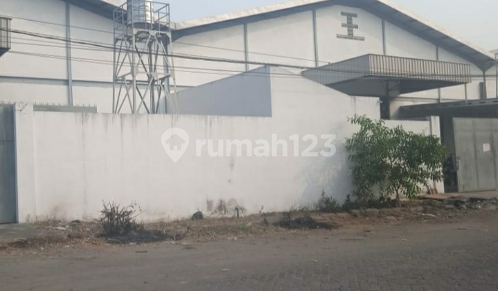 Warehouse Complex Near Romokalisari Surabaya Toll Gate Warehouse Complex Near Romokalisari Surabaya Toll Gate