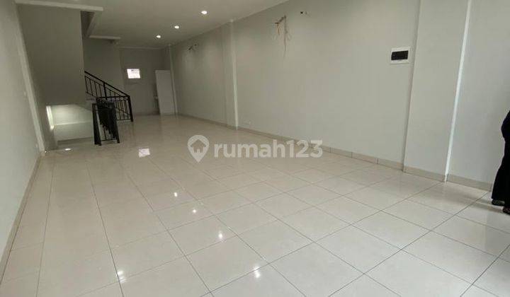 Disewakan Ruko Baru di Depan Jalan Besar di Summarecon, Bekasi 4