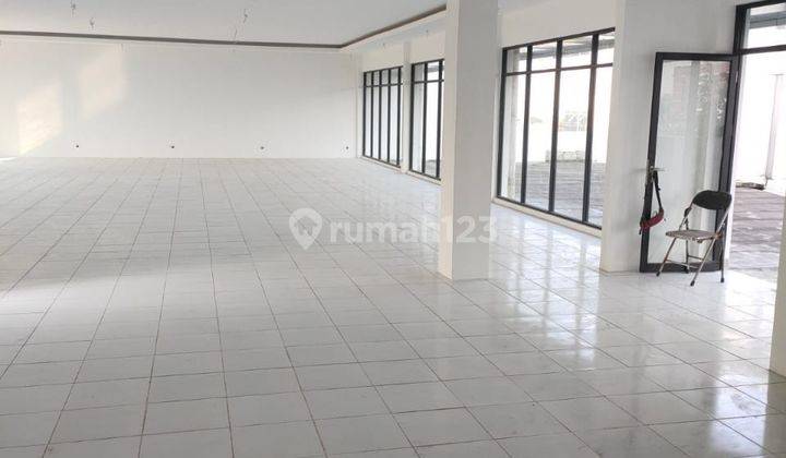 Gedung Kondisi Bagus Pinggir Jalan, Jakarta Pusat  5
