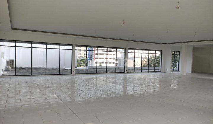 Gedung Kondisi Bagus Pinggir Jalan, Jakarta Pusat  1