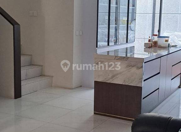 Rumah Bagus Terawat Di Komplek Kota Baru Parahyangan Tatar Taruwidya 2