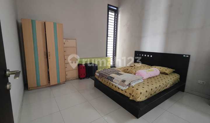 di jual rumah siap huni, asri,di setiabudi regency  2