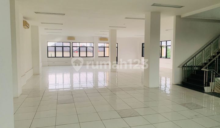 For Rent Office Building in the City Center area 1082m² For Rent Office Building in the City Center area 1082m²