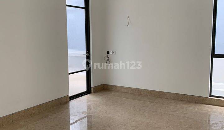 Rumah 2 Lantai Unfurnished SHM di Kompleks Setraduta, Bandung 1