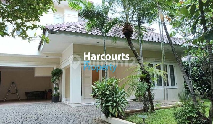Kamu Cewek Bumi, Fix Harus Minta Beliin Ayang Rumah Secantik Dan Senyaman Ini Dengan Taman Luas Dan Asri Cocok Buat Kamu Lokasi Elite Area Menteng 1