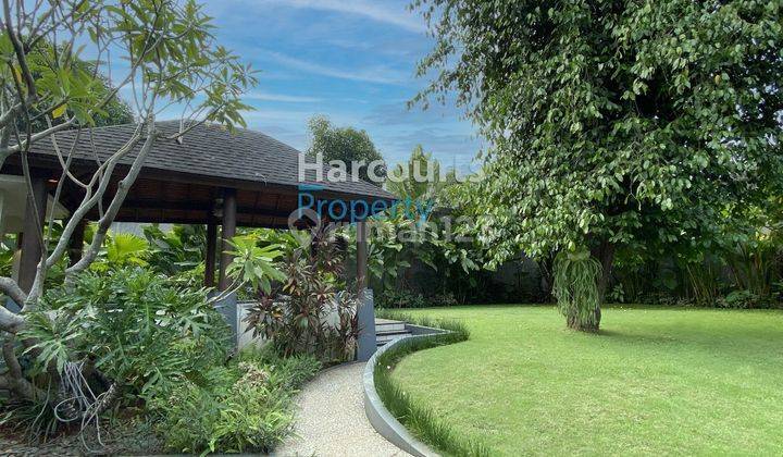 Cipete Area, Beautiful And Spacious Tropical House 1