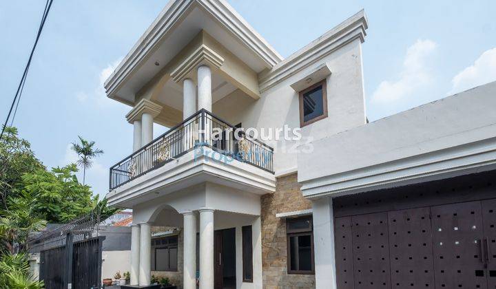 Rumah Modern Bagus dan Terawat Posisi Hook Lokasi Strategis Area Cipete 1