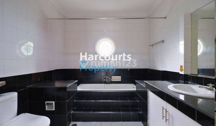 Pondok Indah Area, Rumah Mewah Semi Furnished, Kawasan Elite Jalan Utama Dan Row Jalan Lebar 2