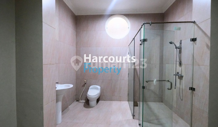 Disewakan Rumah Bagus dan Terawat Kawasan Elite Area Jl. Lembang Menteng 2