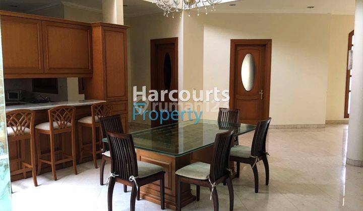 Pondok Indah Area, Cukup Bawa Koper Aja Rumah Hunian 2 Lantai Furnished  1