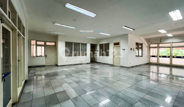 Kebayoran Baru Area, Business Space for Rent, Strategic Location near Wijaya Street Area, South Jakarta