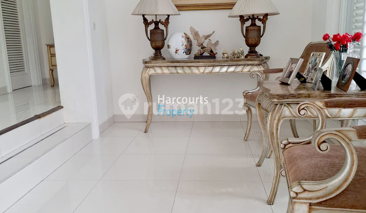 Disewakan Rumah 2 Lantai Terawat Area Jl. Kudus Menteng 2