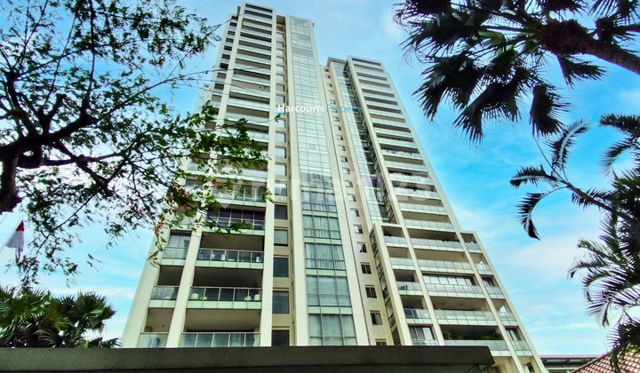 Disewakan 3BR Apartemen The Residence Renovated