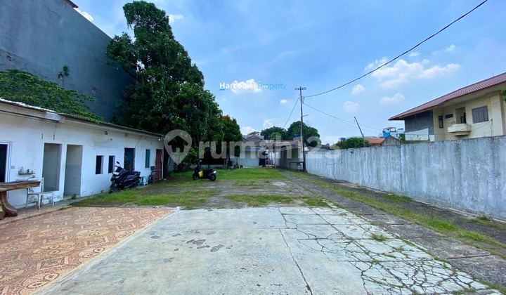 HOT LISTING, Kebayoran Area For Sale Land Calculation House Strategic Location Can be Rebuilt Suitable for Office, School, and Boarding House HOT LISTING, Kebayoran Area For Sale Land Calculation House Strategic Location Can be Rebuilt Suitable for Office, School, and Boarding House