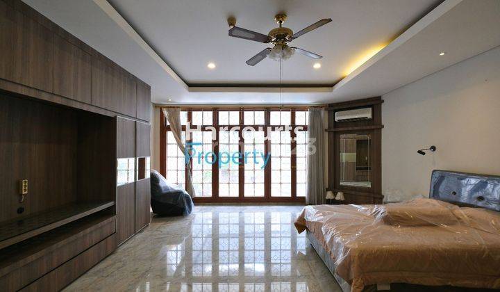 Pondok Indah Area, Rumah Hunian Klasik Modern Fully Furnished Dan Lingkungan Tenang  2