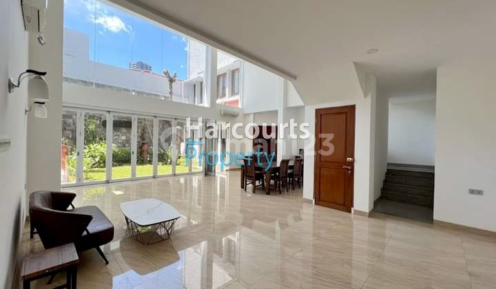 Dijual Rumah Modern Lingkungan Tenang Lokasi Strategis Area Jl. Dukuh Patra Kuningan Dijual Rumah Modern Lingkungan Tenang Lokasi Strategis Area Jl. Dukuh Patra Kuningan