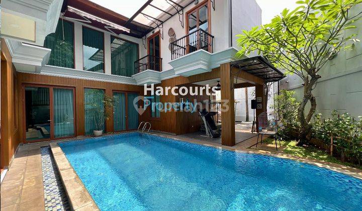 Kuningan Area, Rumah Hunian Modern Tropical Super Nyaman Dekat Mega Kuningan 1