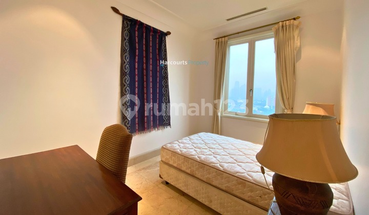 Disewakan 3BR Apartemen The Residence Renovated 2