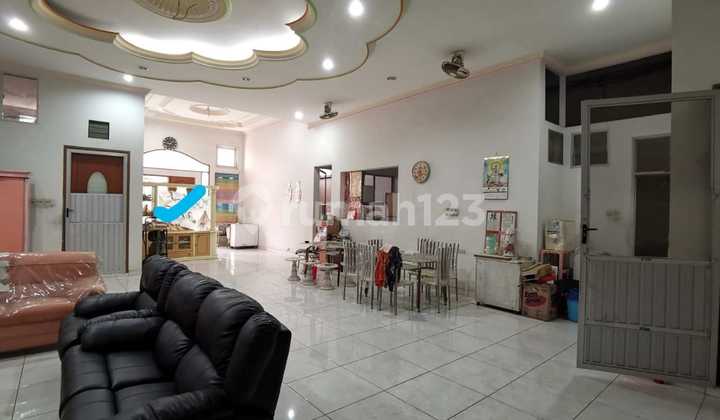 House in Sentani Near the Exhibition Ground House in Sentani Near the Exhibition Ground