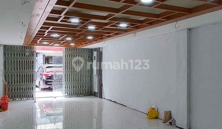 Shop House on Pinangsia Raya Shop House on Pinangsia Raya