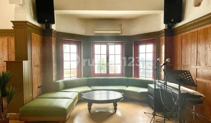 Shop house in Menteng 2