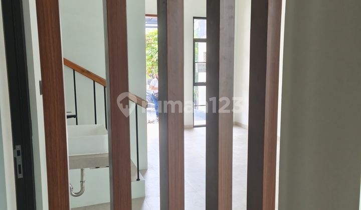 Rumah Cantik Selatan Baru Siap Huni Kitchen Set Lengkap Bagus Selatan