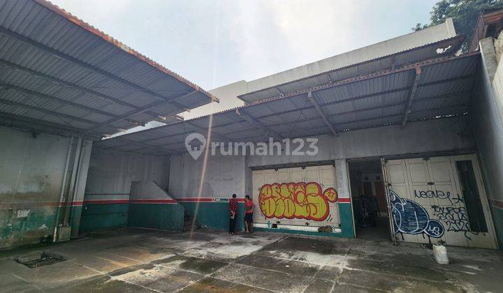 Dijual Cepat Bangunan Ex Bengkel 2 Lantai di Pinggir Jln Raya Serpong. Byn 2