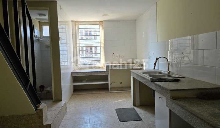 For Rent: Kano Permai House in PIK. Size 9x27. 2