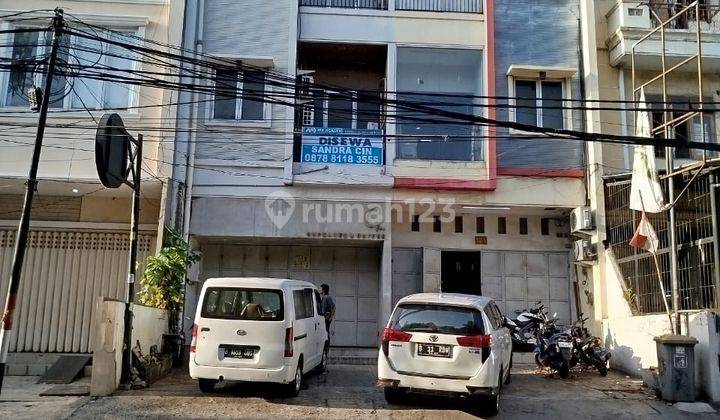 Dijual Dan Disewa Ruko 2 Gandeng di Muara Karang Raya 1