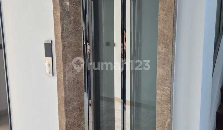 Rumah Golf Island PIK. 3 Lantai ada Lift Luas 12x35 2