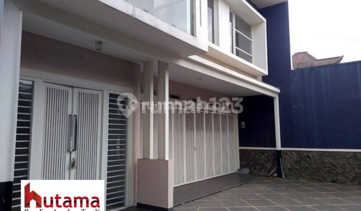 Modern Minimalist Luxury House in Sayap Buah Batu Near BCA -Griya