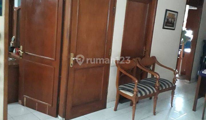 Rumah di Jl Dipati ukur SHM 2 Lantai Bagus lokasi startegis  2