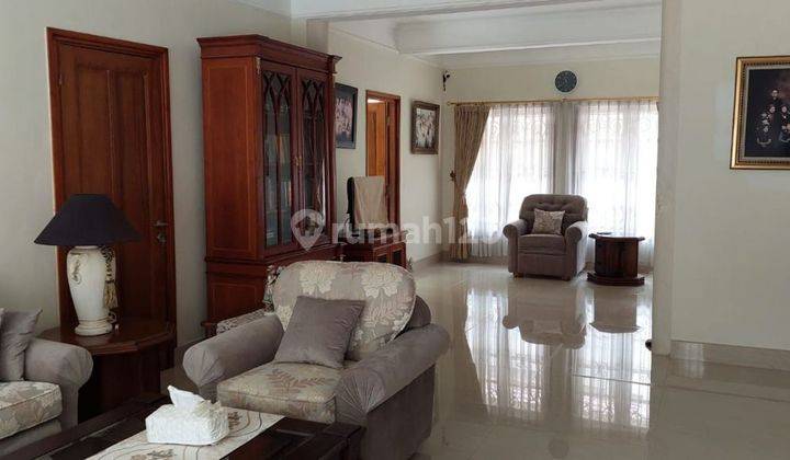 Rumah di Jl Dipati ukur SHM 2 Lantai Bagus lokasi startegis  1