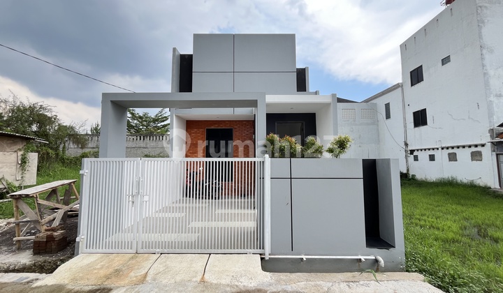 Rumah Cantik Di Komplek Panyileukan Kota Bandung Rumah Cantik Di Komplek Panyileukan Kota Bandung