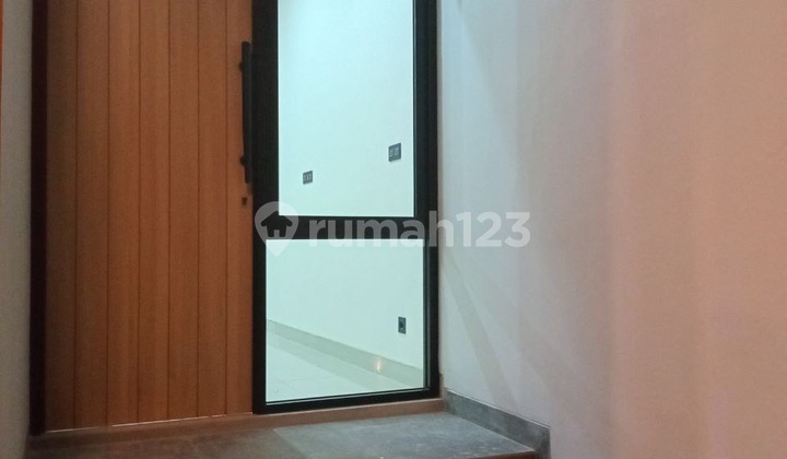 Beautiful House Inside Cluster Walking Distance to Sport Jabar Arcamanik Bandung 2