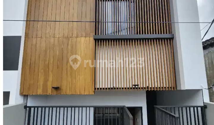 Rumah Modern Tropis Di Sayap Buah Batu Dekat Apartemen Luxton 