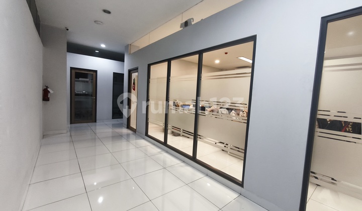 3-Storey Building Land Area 1,709m² In Alam Sutera CBD - Open Layout - Suitable For Showroom, Office, Gym, Restaurant, And Others 2