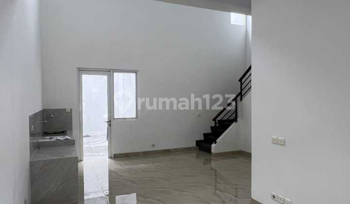 Ready to Occupy, Renovated 2-Story House in Phg Cluster Topaz - Near Beryl Crystalil Lago Fiordini Bohemia Scientia Faraday (341) 2