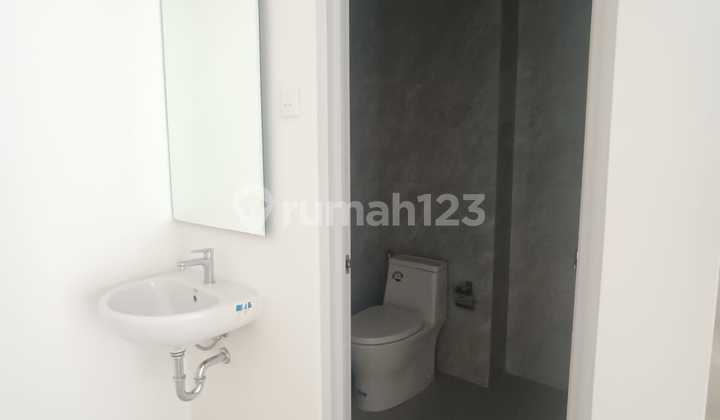 Shop House in a Busy Location at Bumi Serpong Damai BSD Shop House in a Busy Location at Bumi Serpong Damai BSD