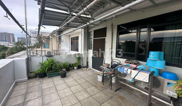 Tidy Furnished Shop House Ready to Use in Pluit