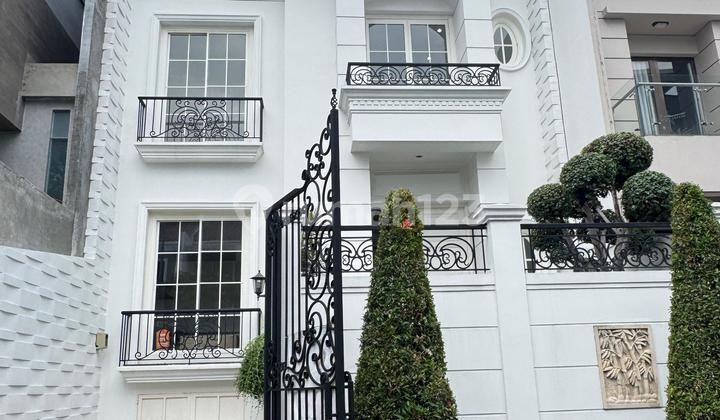 Rumah Dijual Permata Buana - 144 M2 Modern Classic Super Manis