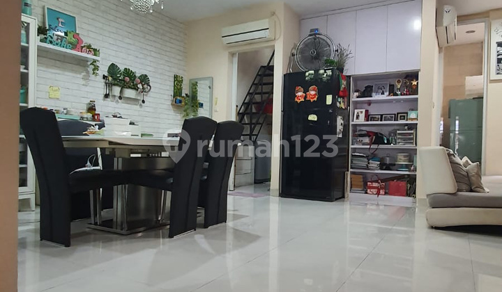 Rumah Permata Buana Luas tanah 144 m2, Full renovasi! Siap huni! 1