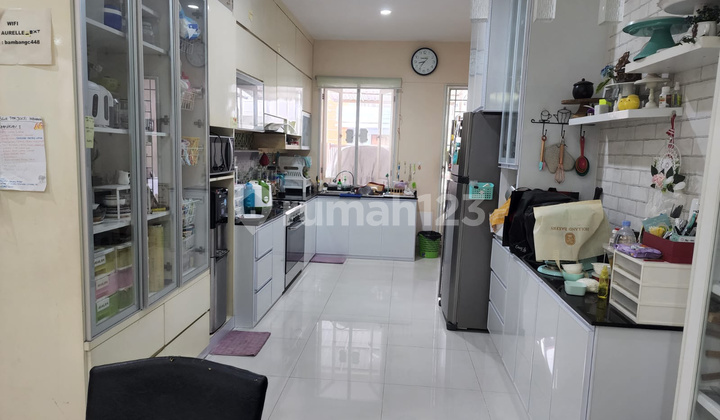 Rumah Permata Buana Luas tanah 144 m2, Full renovasi! Siap huni! 2
