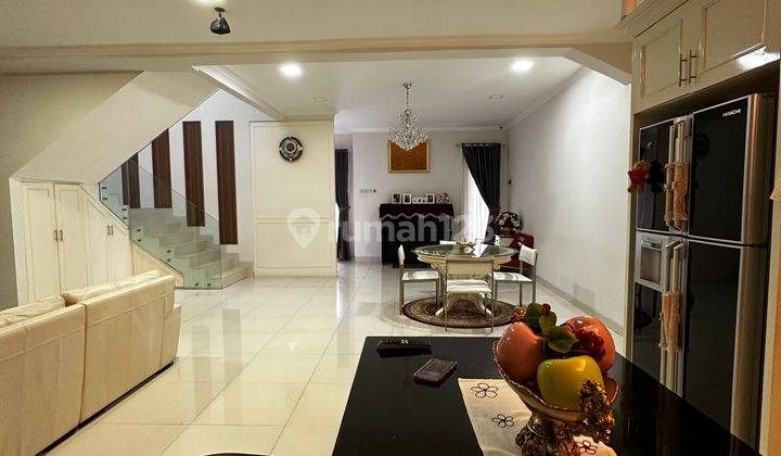 Rumah 2,5 Lantai Permata Buana , Sudah renov Furnished. Siap huni 2